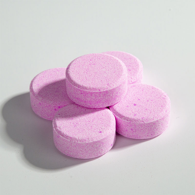 Круглый, тонкий, светло-жёлтый