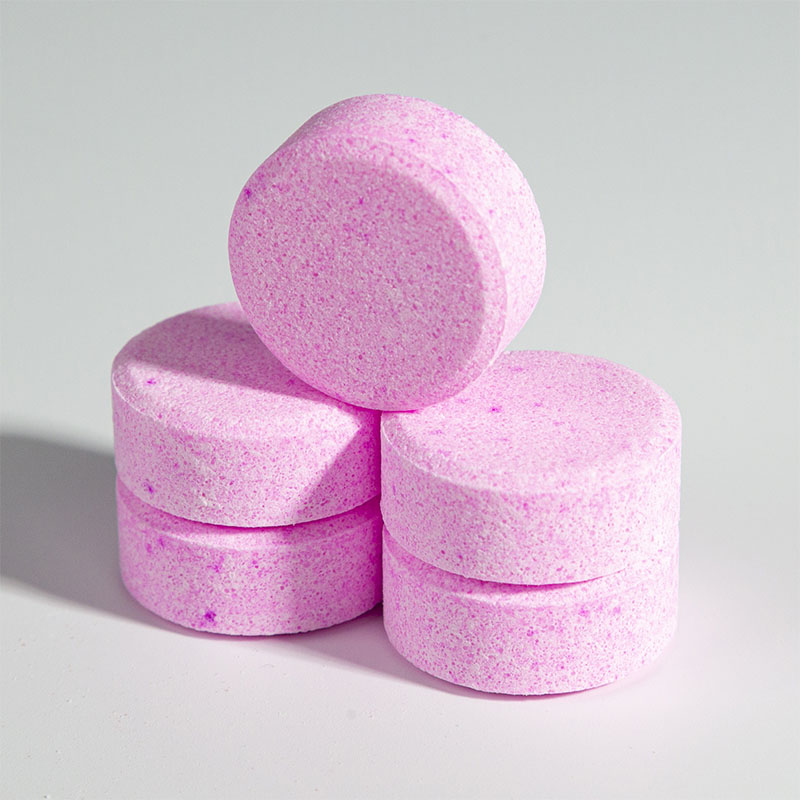 Круглый, тонкий, светло-жёлтый