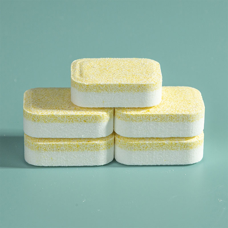 Желтовато-белый