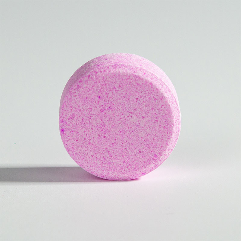 Круглый, тонкий, светло-жёлтый