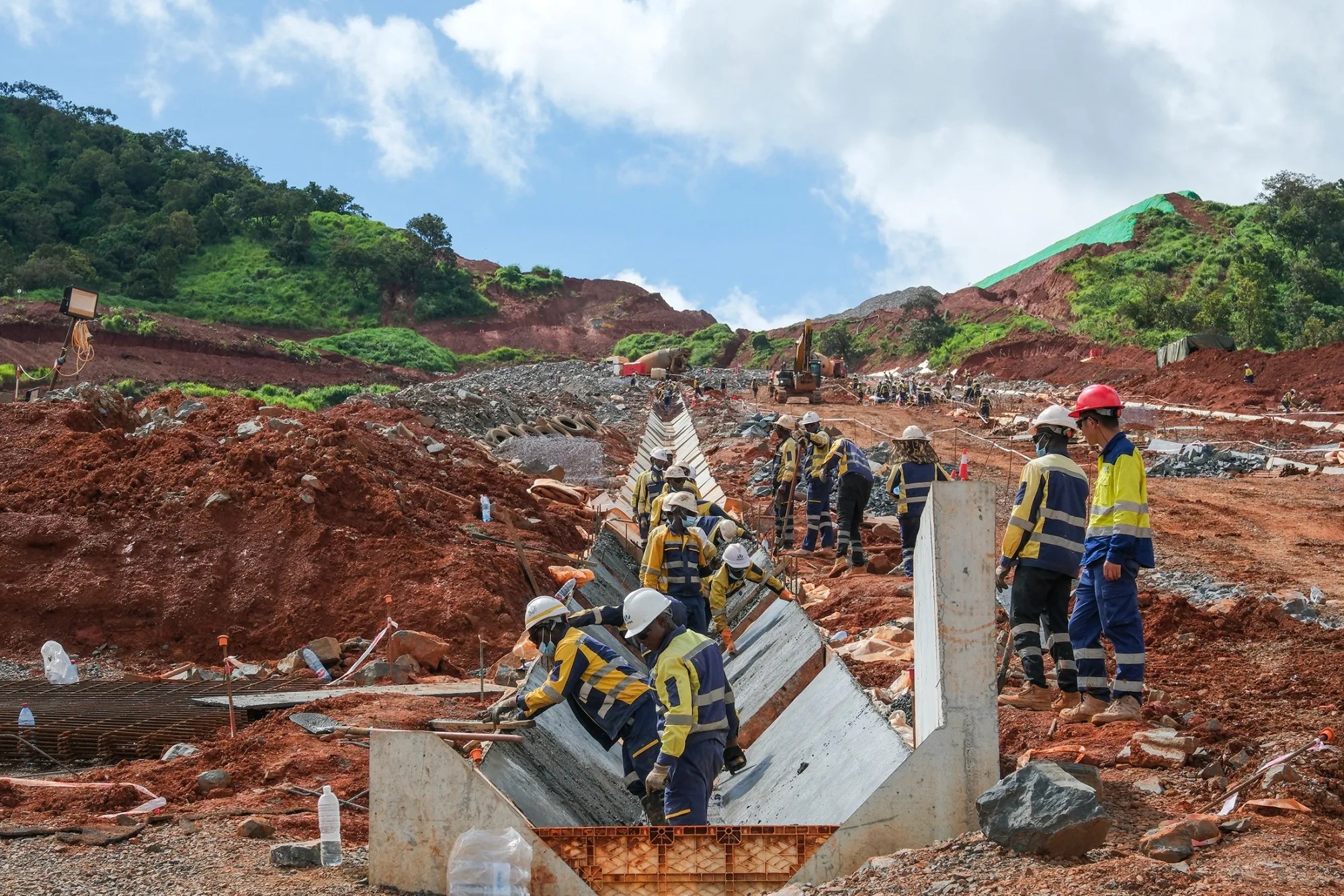 北部矿区道路爆破与土石方工程2