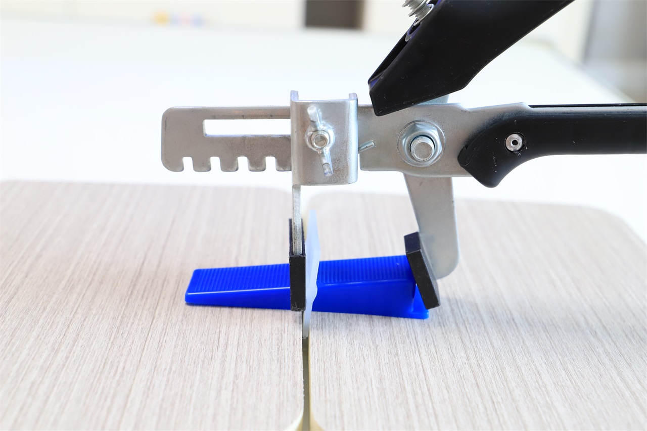 钳子+找平器+插片