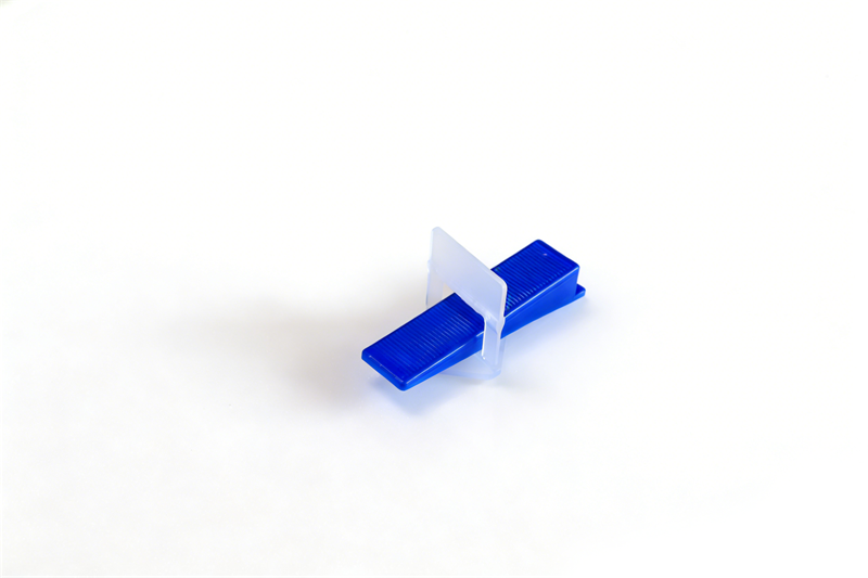 插片+带孔找平器