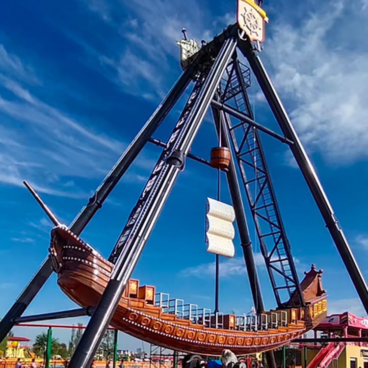 甘肃武威塔儿湾景区海盗船