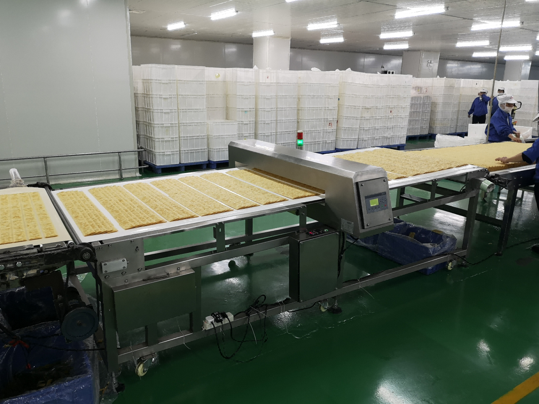 薄饼-金属检测机现场1(1)