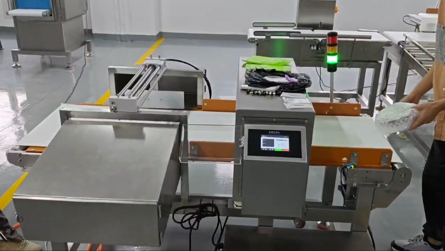 双边剔除触摸屏