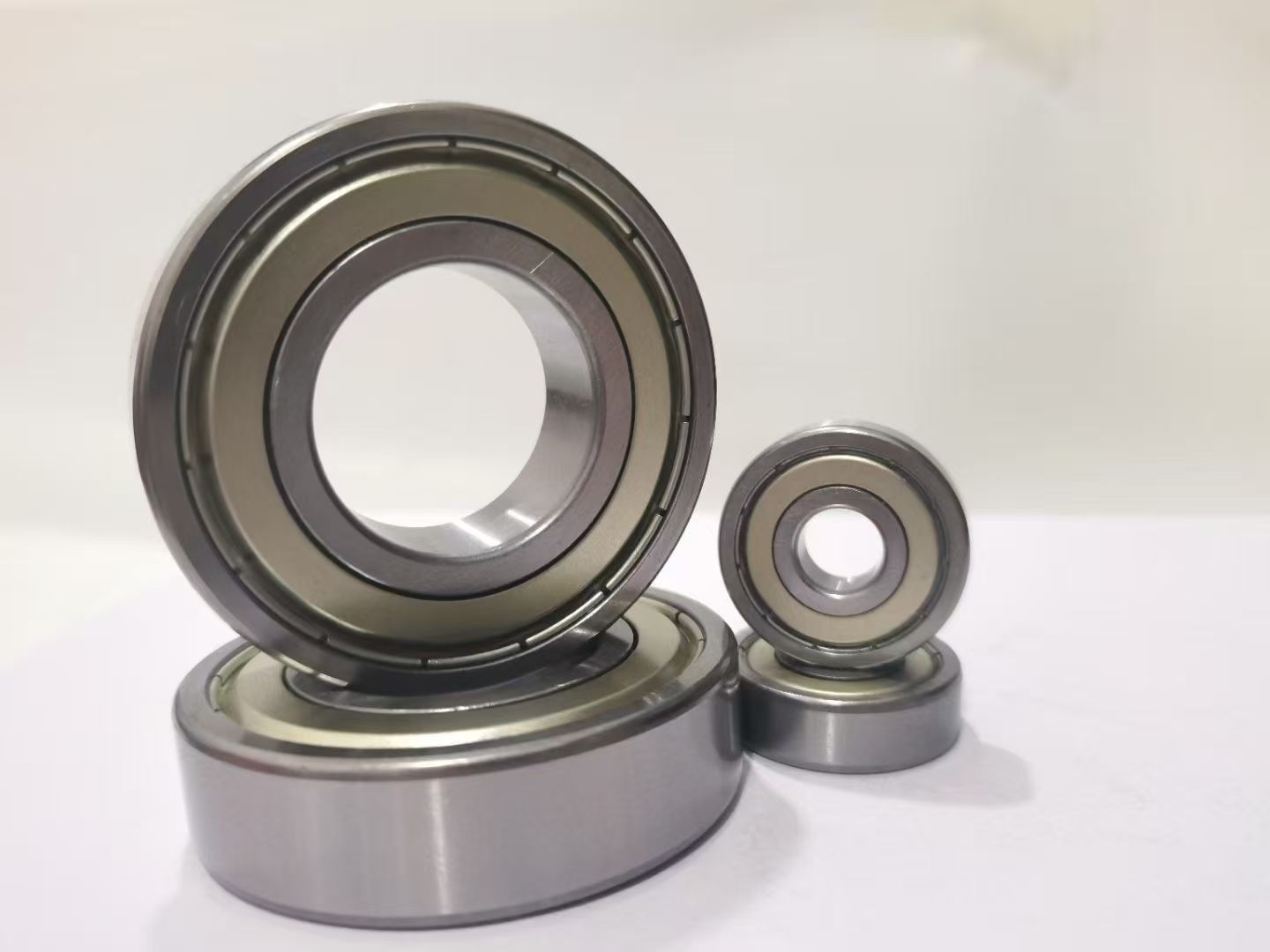 Sealed Deep Groove Ball Bearings