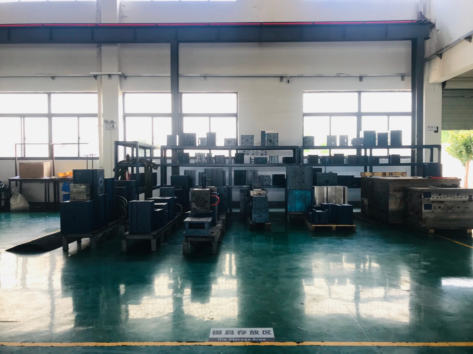 车间模具存放区