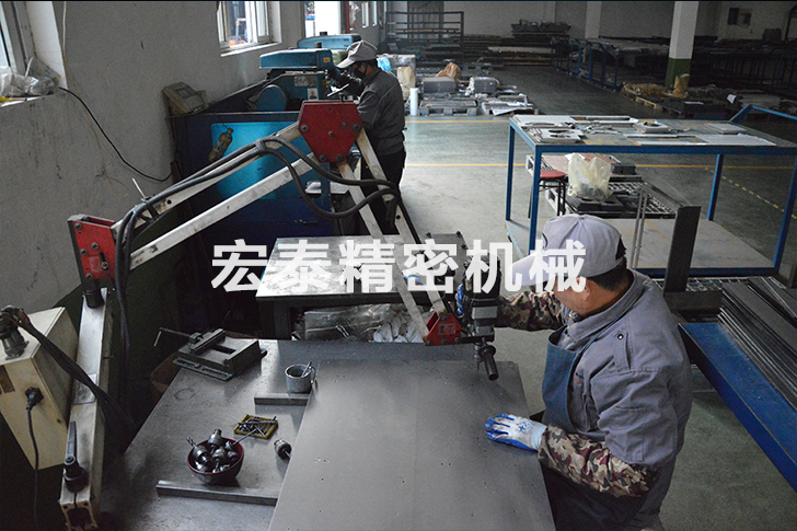 钣金加工设备