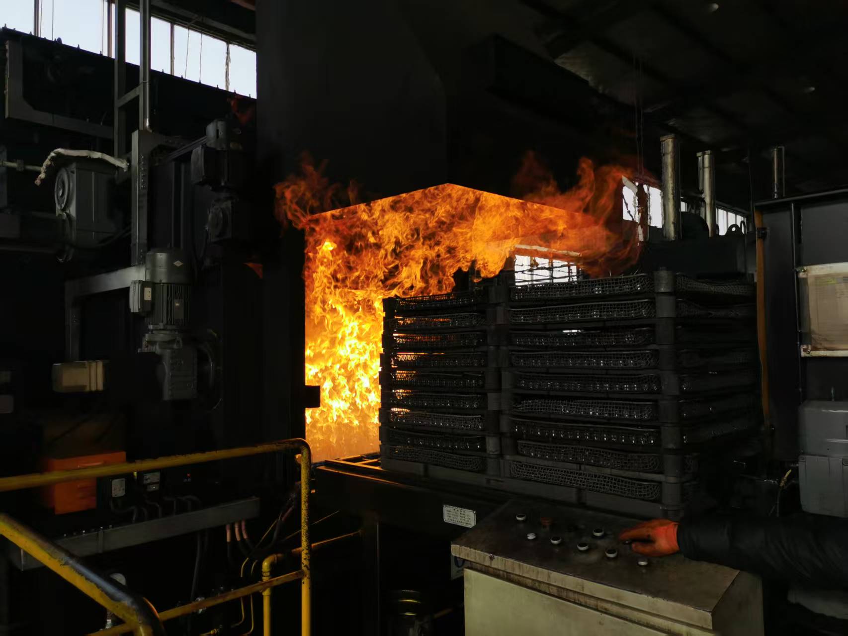 介绍热处理设备的分类