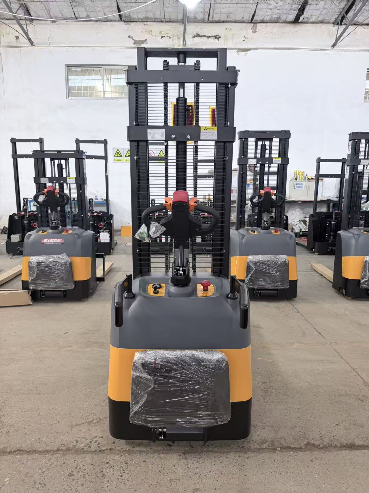 Full Electric Pallet Stacker – 1500KG Capacity, 3000MM Lift Height