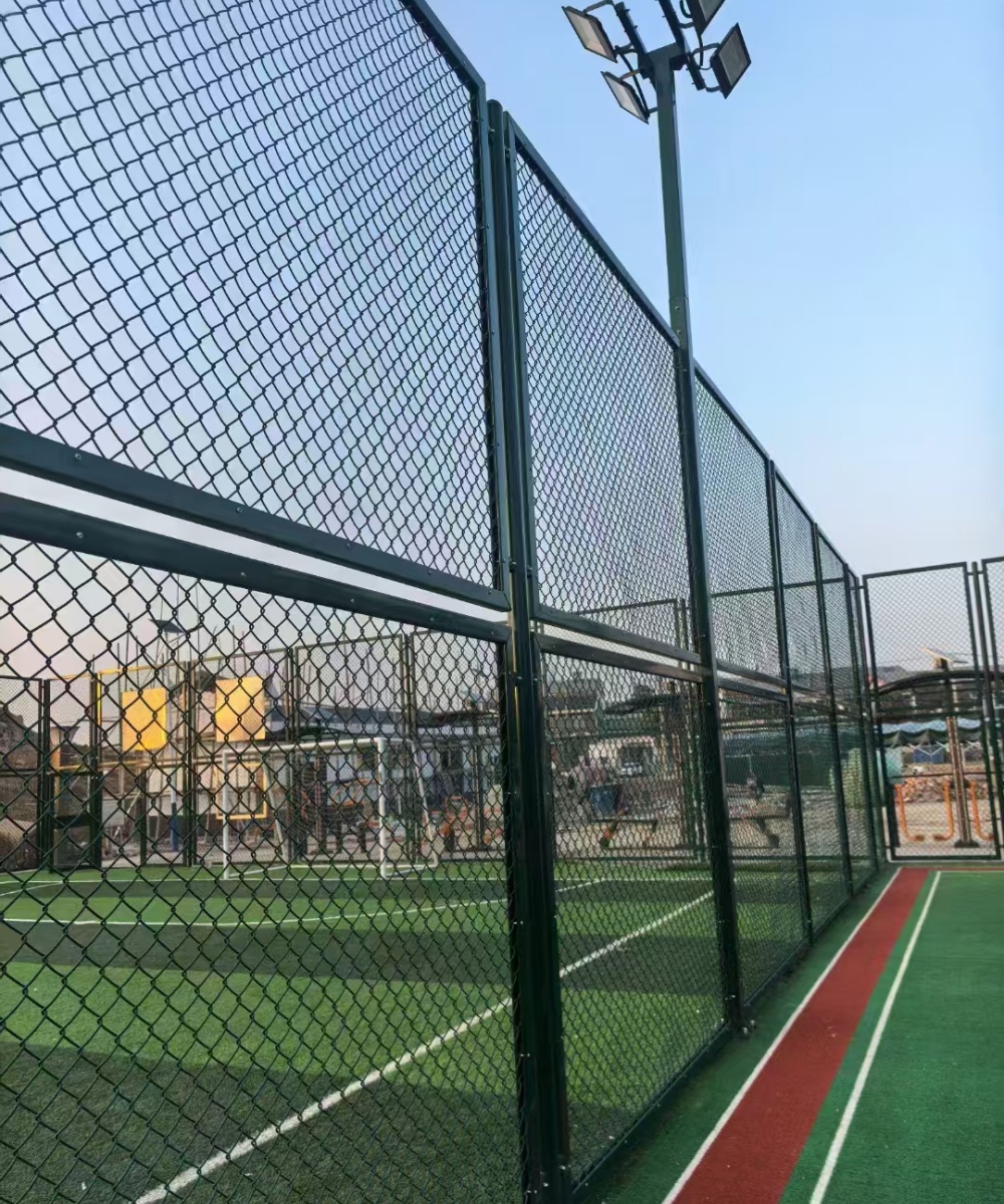 篮球场围栏