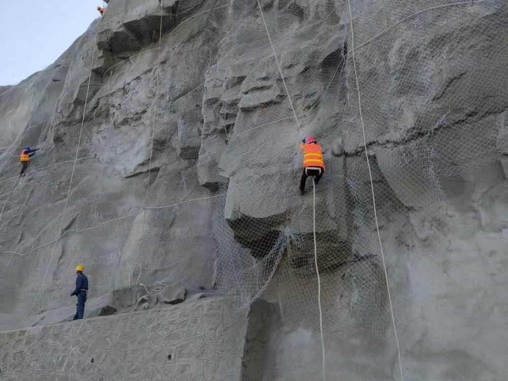 被动边坡防护网