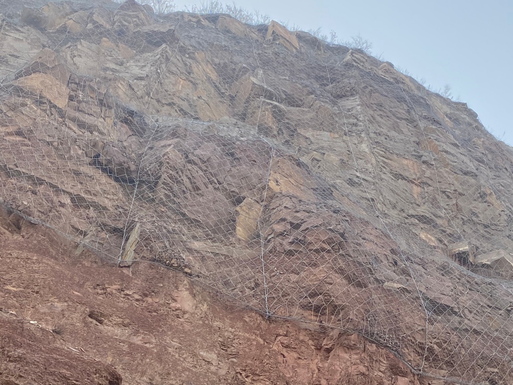 被动边坡防护网