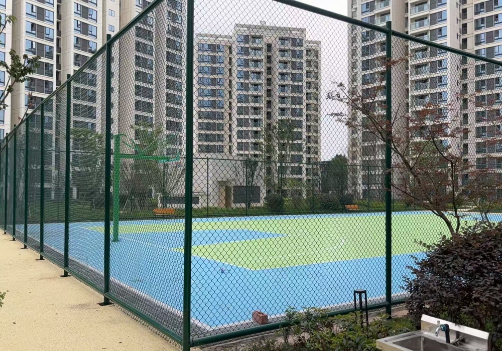 篮球场围栏