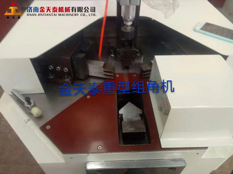 5、铝合金重型组角机