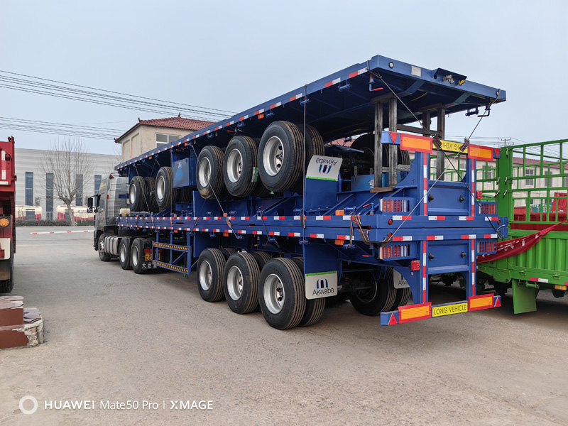 Container flatbed semi-trailer