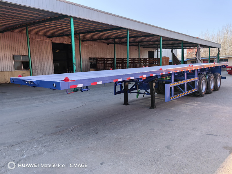 Container flatbed semi-trailer