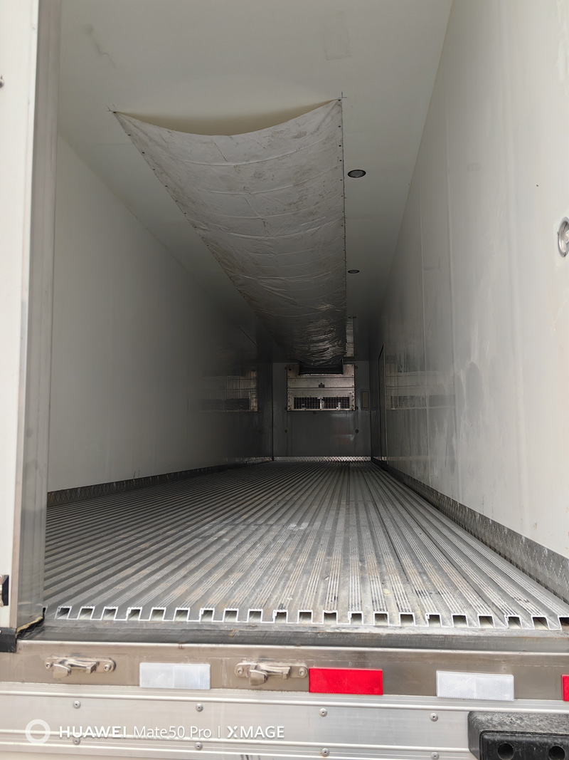 Refrigerated semi-trailer