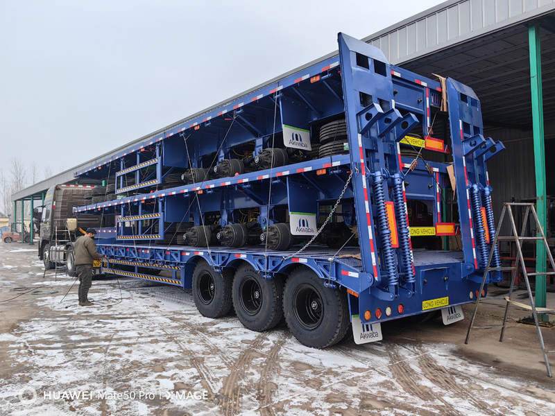 Container flatbed semi-trailer