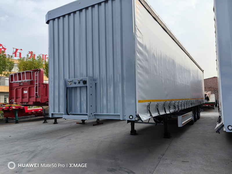 Container flatbed semi-trailer