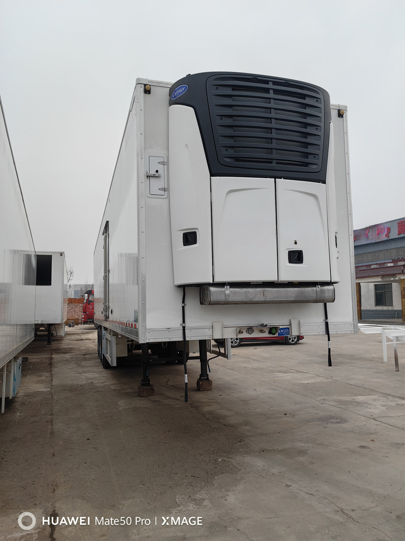 Refrigerated semi-trailer