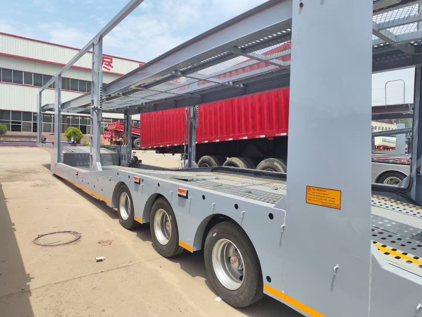 semi-trailer for vehicle transport