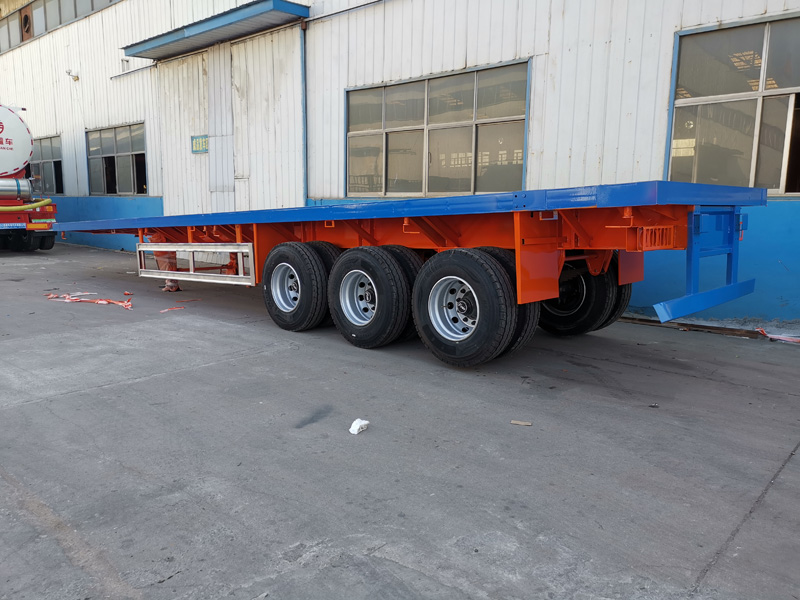 Container flatbed semi-trailer