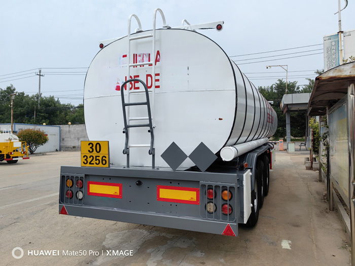 Liquid transport semi-trailer