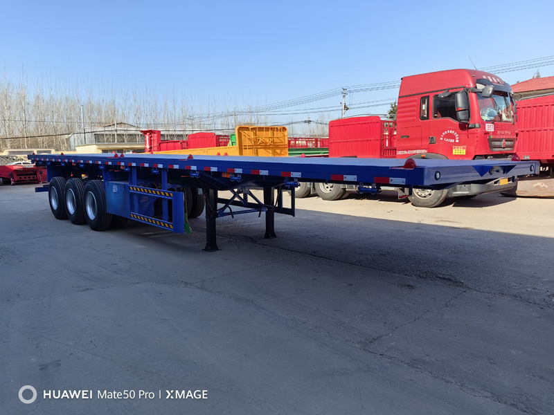 Container flatbed semi-trailer