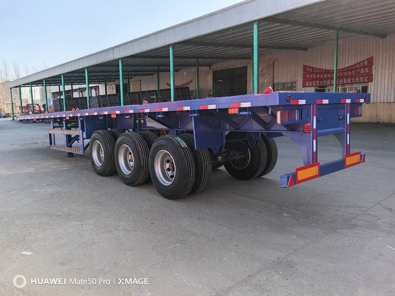 Container flatbed semi-trailer