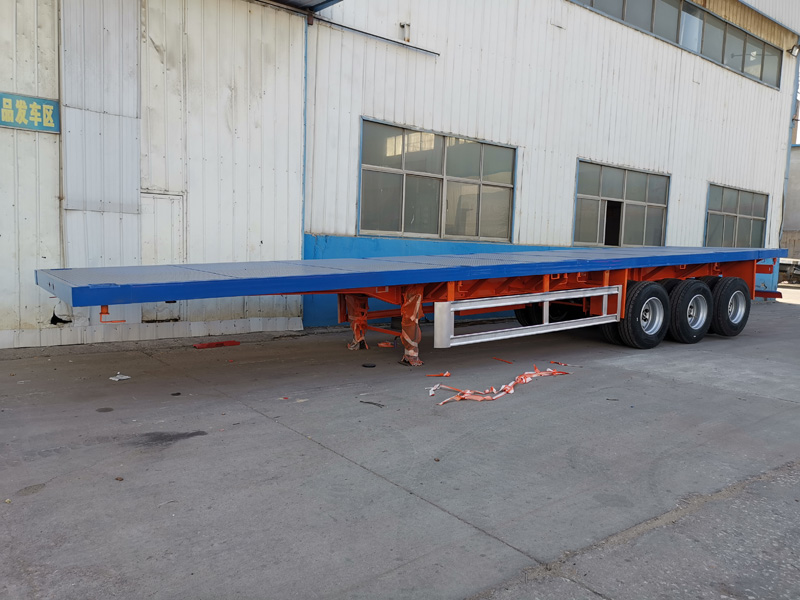 Container flatbed semi-trailer