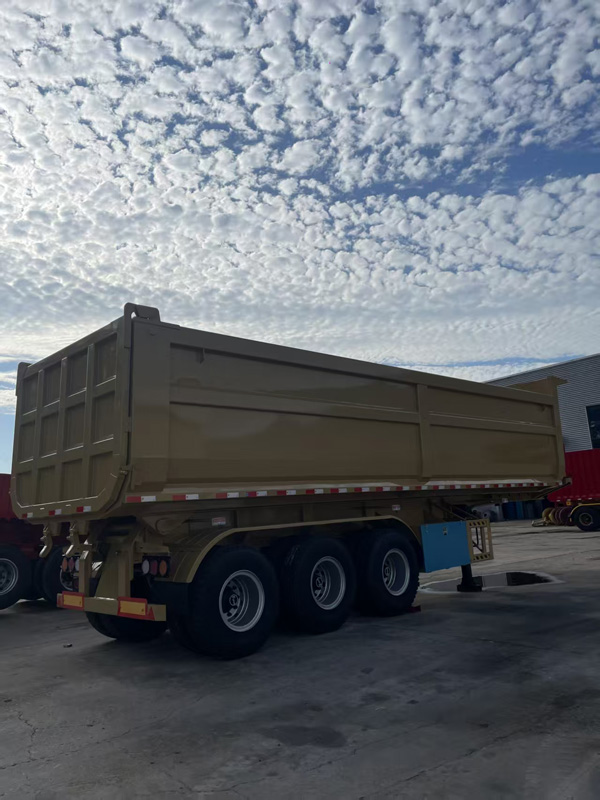 Dump semi-trailer
