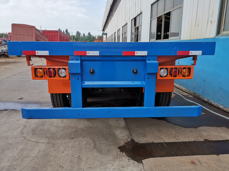 Container flatbed semi-trailer