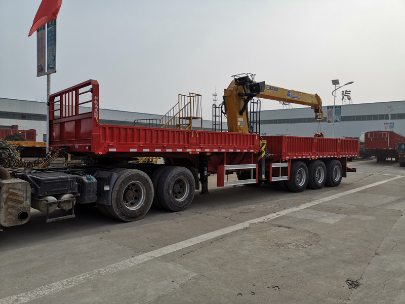 Truck-mounted crane semi-trailer