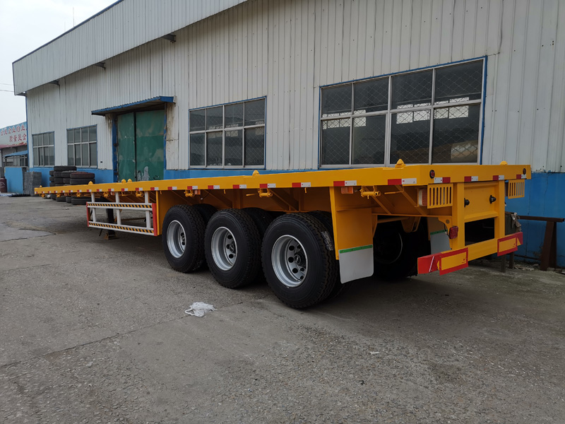 Container flatbed semi-trailer