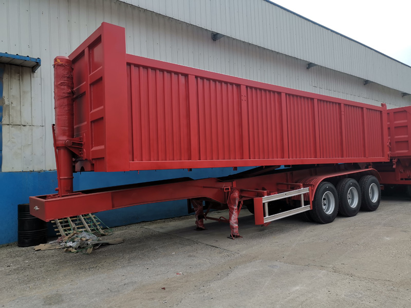Dump semi-trailer