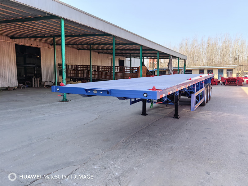 Container flatbed semi-trailer