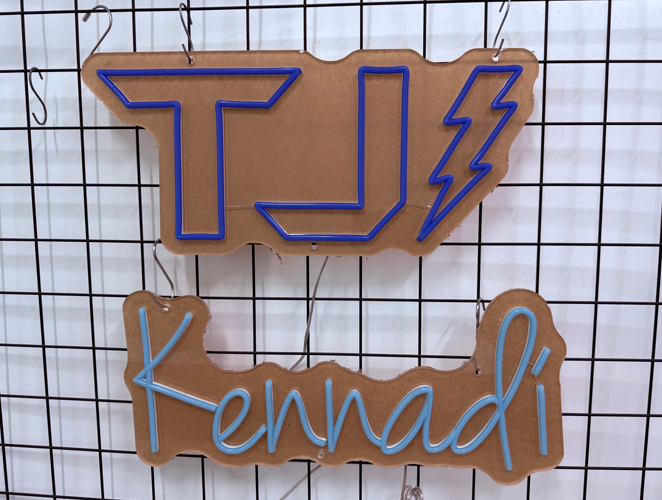 Customized LED Split Neon Lights