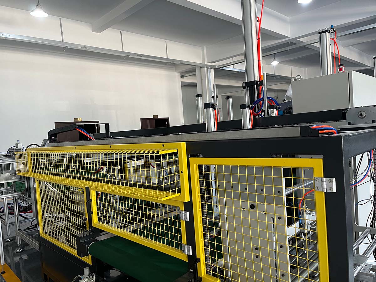 Pillow core automatic compression sealing machine