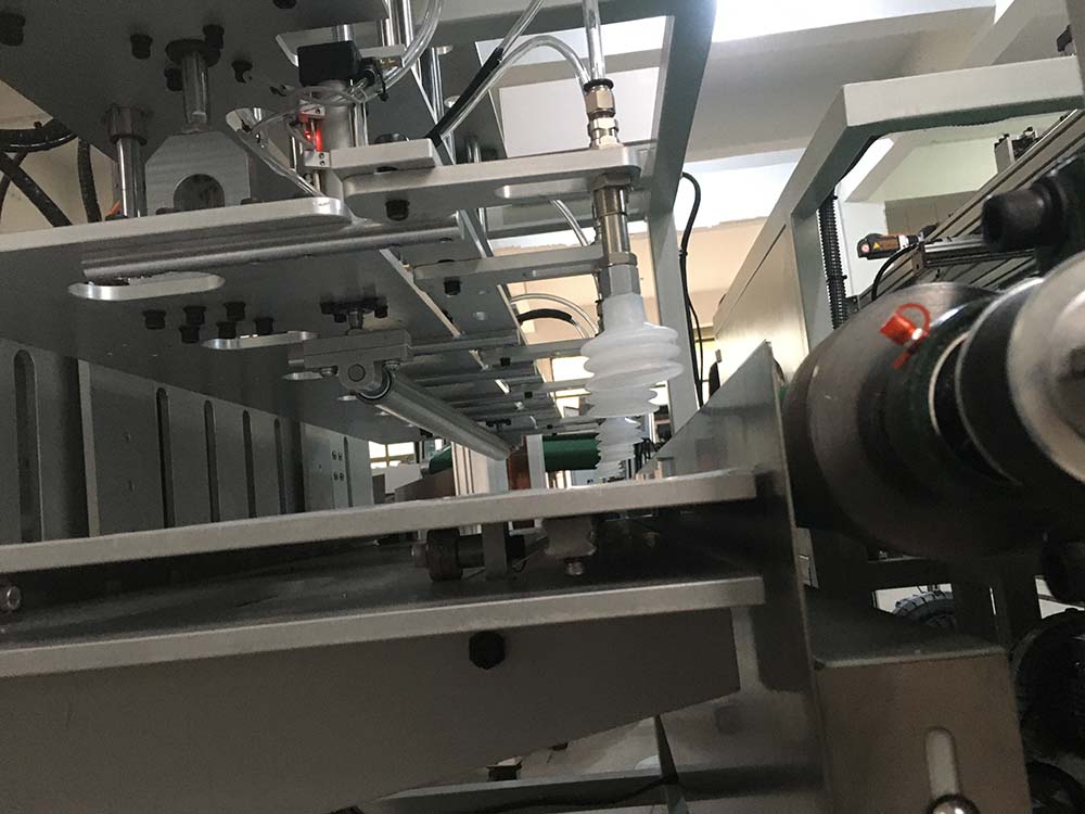 Pillow core automatic compression sealing machine