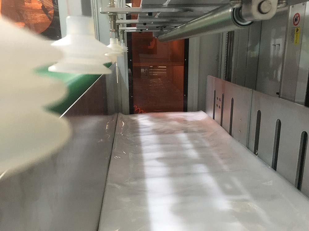 Pillow core automatic compression sealing machine