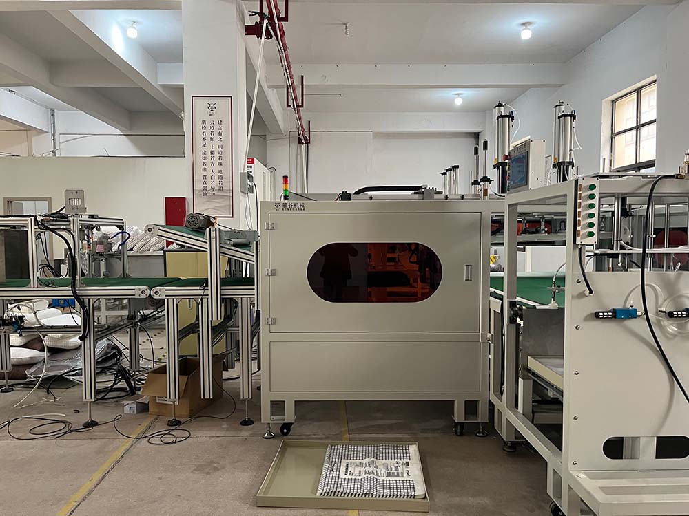 Pillow core automatic compression sealing machine