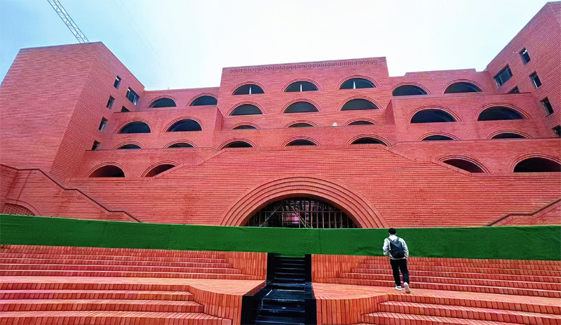 柳林县鑫飞初级中学