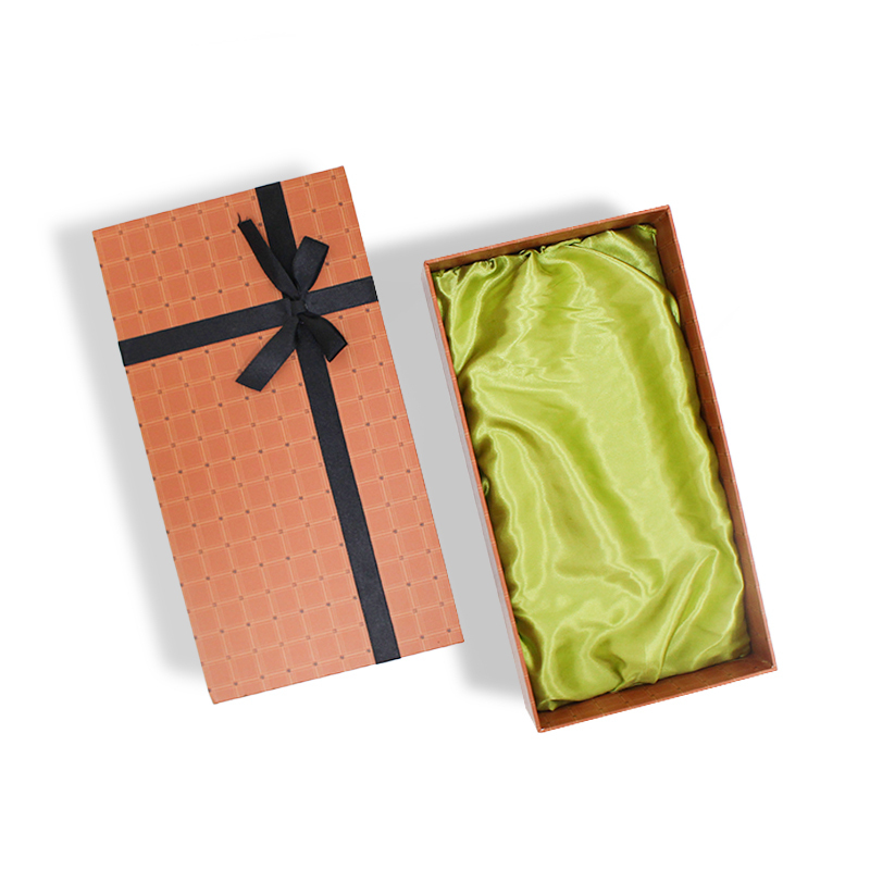 Custom Reusable Large High-End Cosmetics Gift Box with Matt Lamination Sponge Lining Rigid Cardboard Logo