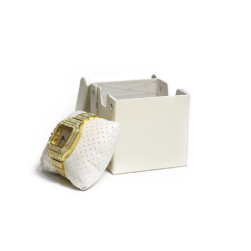 White Leather Watch Box Elegant Storage Case With Rivet Design For Luxury Watches Display And Protection
