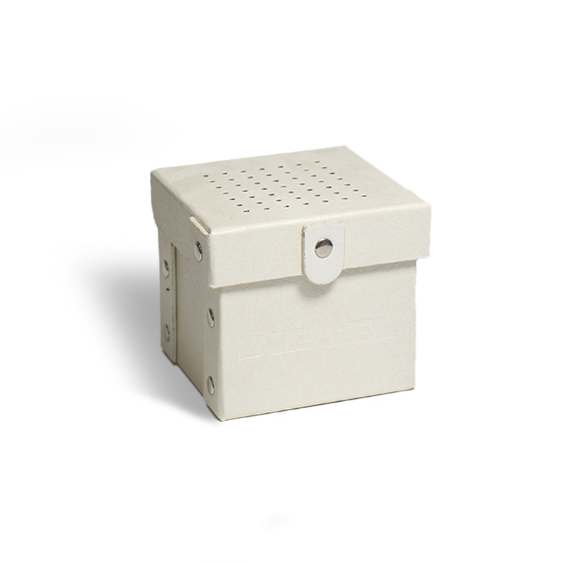White Leather Watch Box Elegant Storage Case With Rivet Design For Luxury Watches Display And Protection
