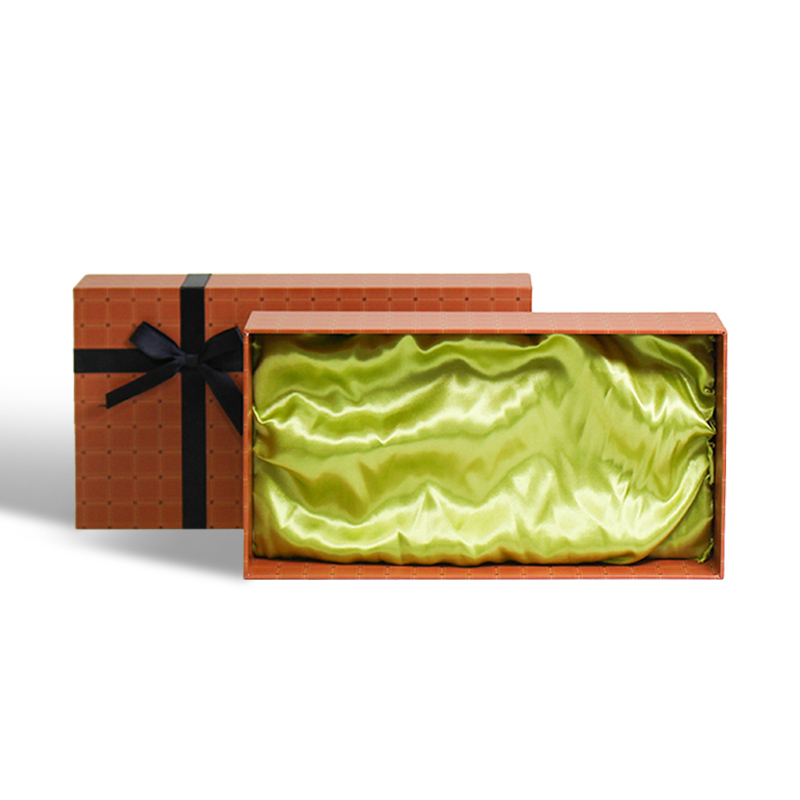 Custom Reusable Large High-End Cosmetics Gift Box with Matt Lamination Sponge Lining Rigid Cardboard Logo
