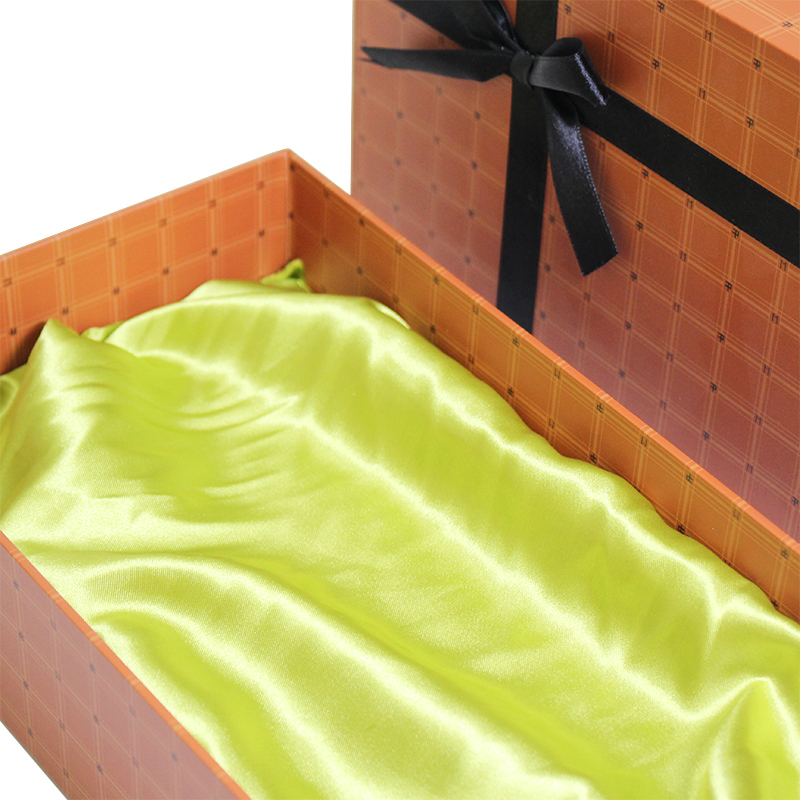 Custom Reusable Large High-End Cosmetics Gift Box with Matt Lamination Sponge Lining Rigid Cardboard Logo