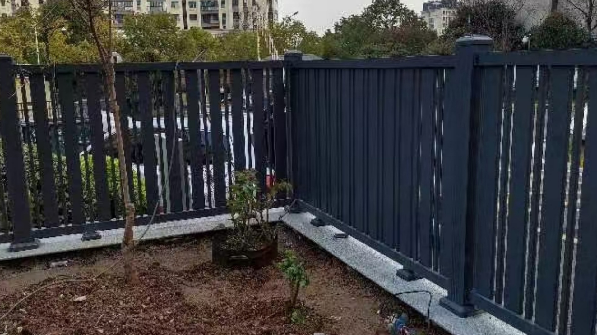 竖百叶间隔拼接款